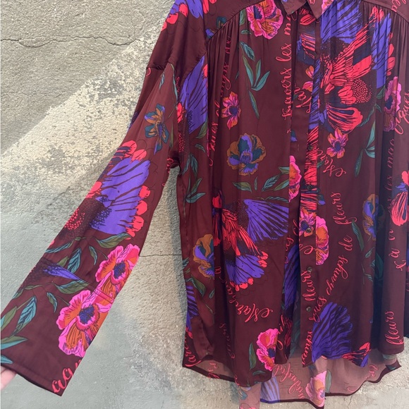 Free People. Over sized small blouse. Silky - Picture 2 of 4